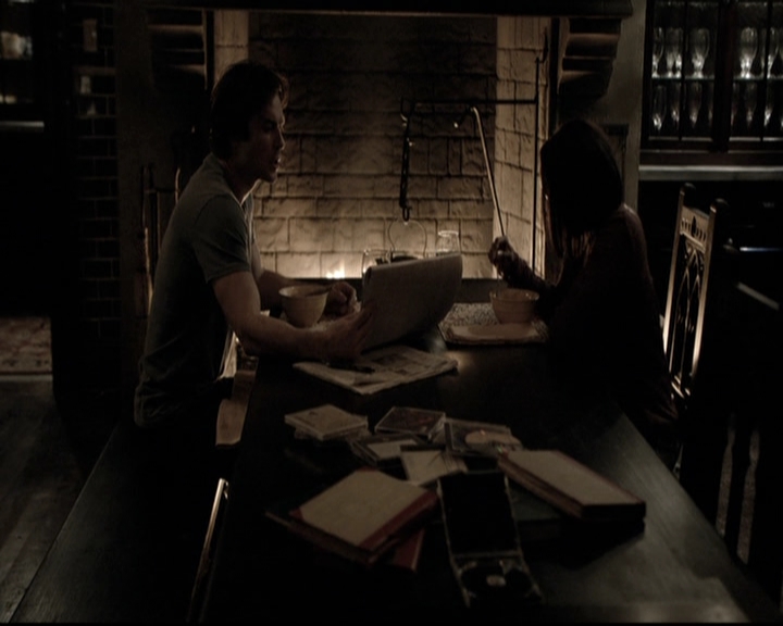 VampireDiariesWorld-dot-nl_6x02YellowLedbetter2292.jpg