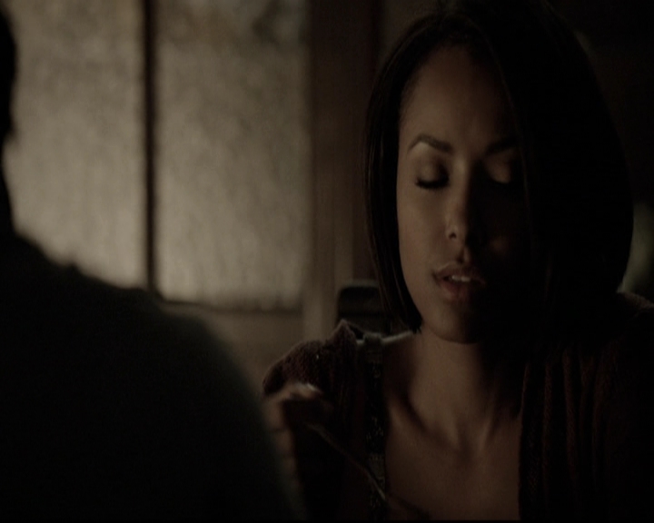 VampireDiariesWorld-dot-nl_6x02YellowLedbetter2298.jpg