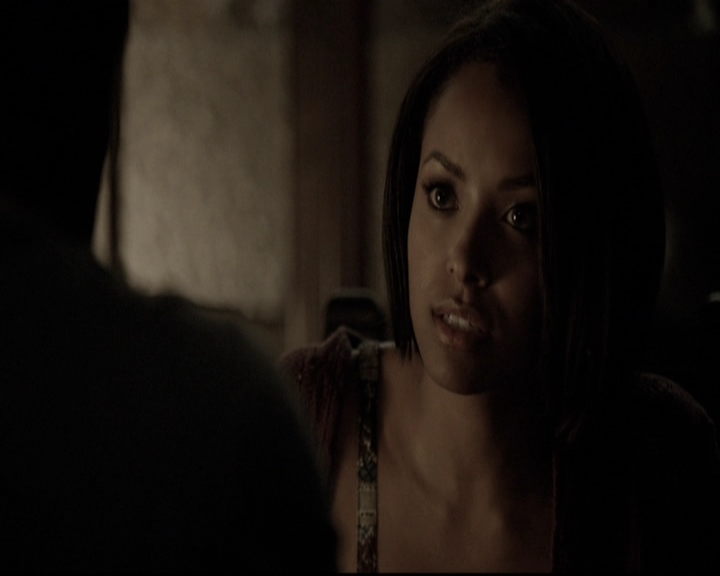 VampireDiariesWorld-dot-nl_6x02YellowLedbetter2310.jpg