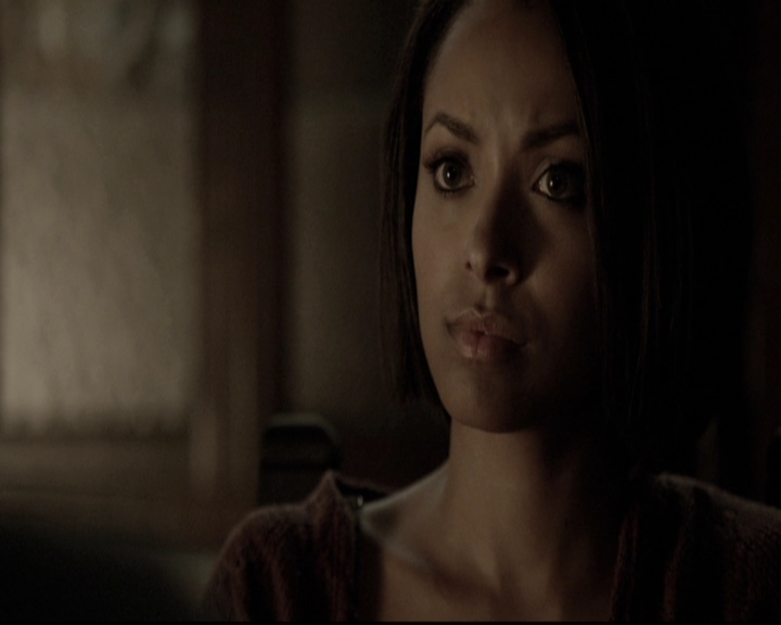 VampireDiariesWorld-dot-nl_6x02YellowLedbetter2315.jpg