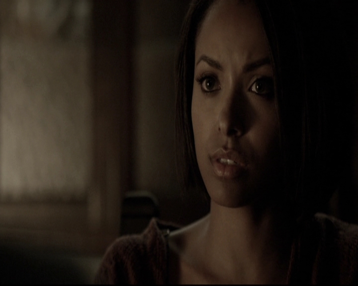 VampireDiariesWorld-dot-nl_6x02YellowLedbetter2318.jpg