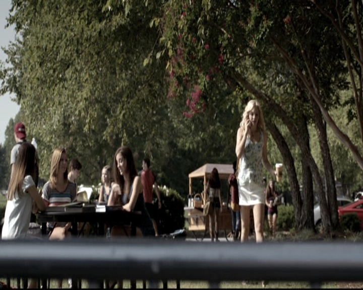 VampireDiariesWorld-dot-nl_6x03WelcomeToParadise0202.jpg