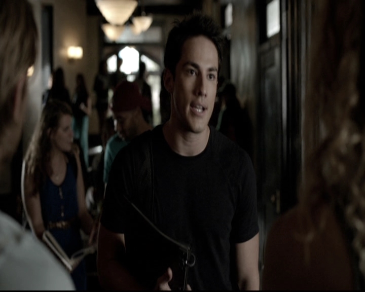 VampireDiariesWorld-dot-nl_6x03WelcomeToParadise0303.jpg