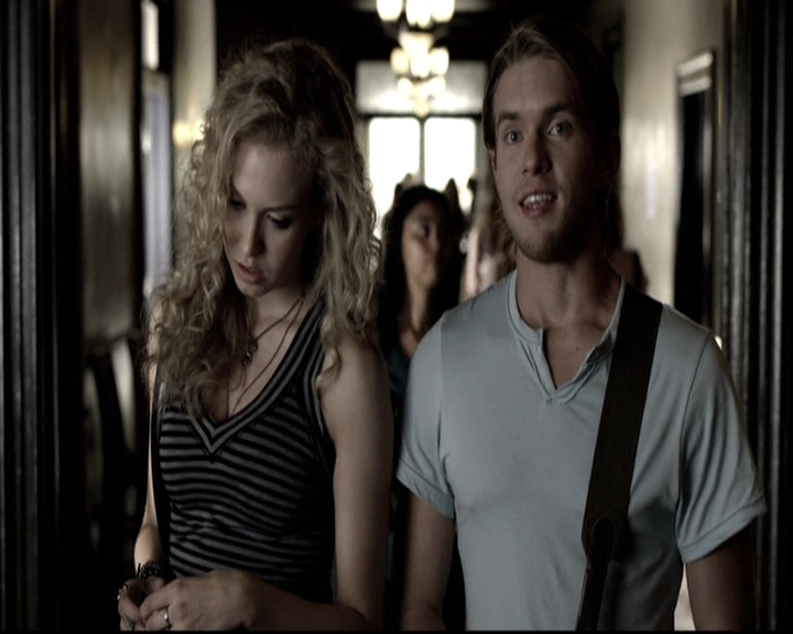 VampireDiariesWorld-dot-nl_6x03WelcomeToParadise0313.jpg