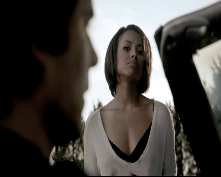 VampireDiariesWorld-dot-nl_6x03WelcomeToParadise0821.jpg