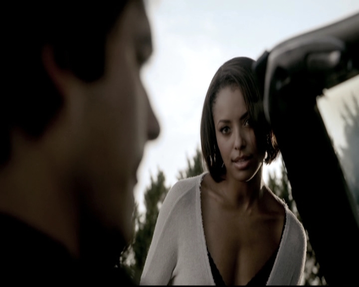 VampireDiariesWorld-dot-nl_6x03WelcomeToParadise0822.jpg