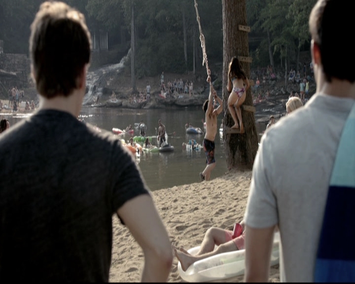 VampireDiariesWorld-dot-nl_6x03WelcomeToParadise0903.jpg