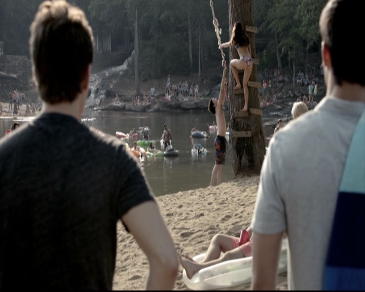 VampireDiariesWorld-dot-nl_6x03WelcomeToParadise0904.jpg