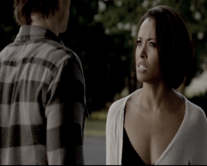 VampireDiariesWorld-dot-nl_6x03WelcomeToParadise1217.jpg