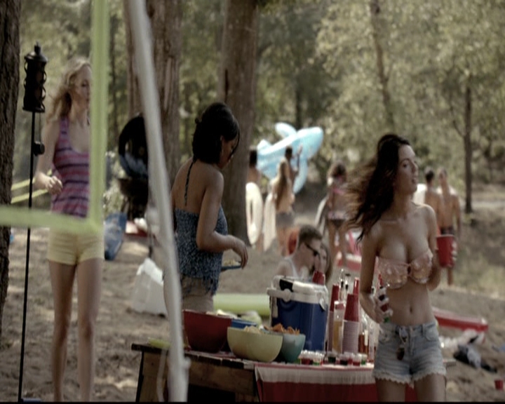 VampireDiariesWorld-dot-nl_6x03WelcomeToParadise1349.jpg