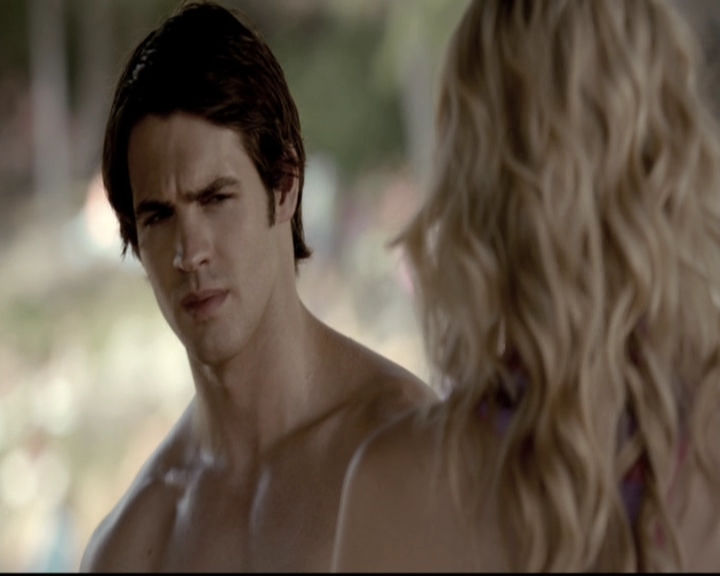 VampireDiariesWorld-dot-nl_6x03WelcomeToParadise1376.jpg