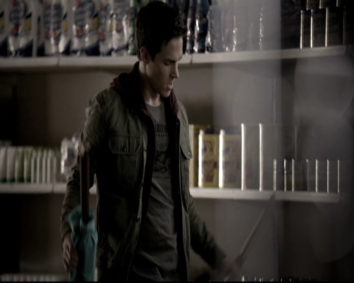 VampireDiariesWorld-dot-nl_6x03WelcomeToParadise1521.jpg