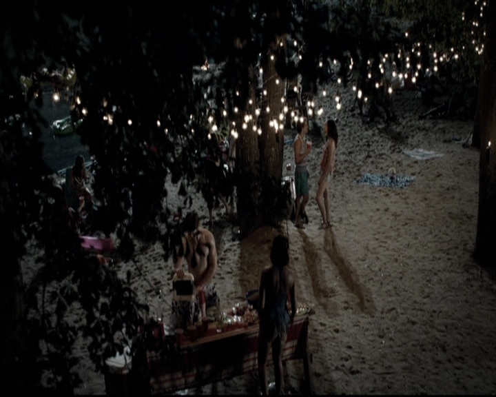 VampireDiariesWorld-dot-nl_6x03WelcomeToParadise1819.jpg