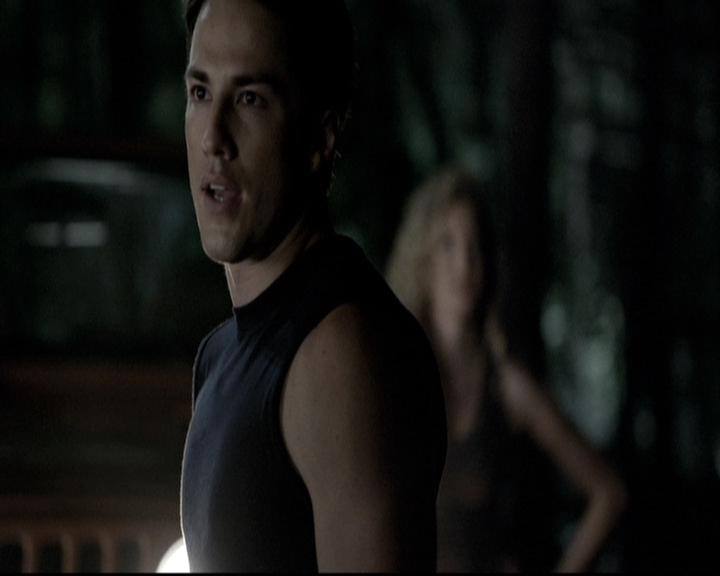 VampireDiariesWorld-dot-nl_6x03WelcomeToParadise2000.jpg