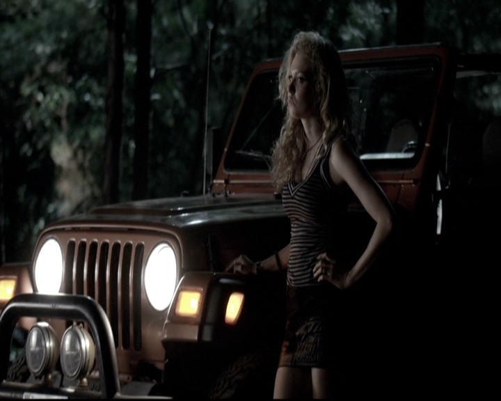 VampireDiariesWorld-dot-nl_6x03WelcomeToParadise2004.jpg