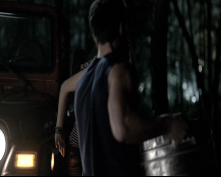 VampireDiariesWorld-dot-nl_6x03WelcomeToParadise2008.jpg