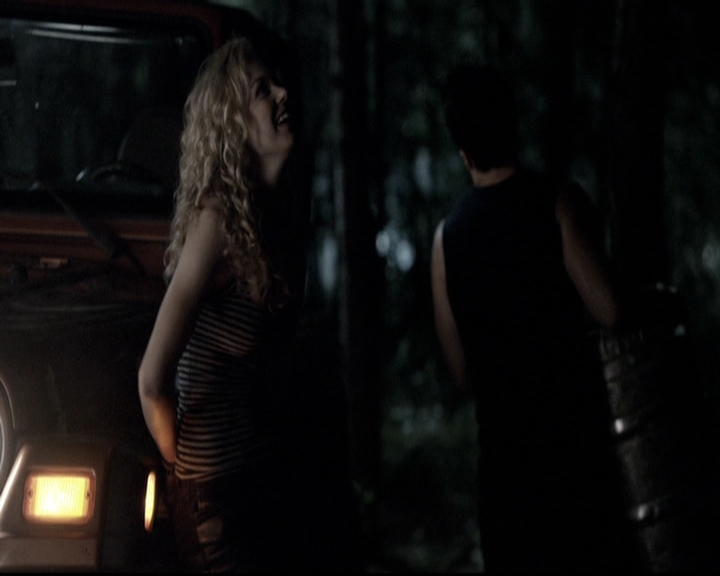 VampireDiariesWorld-dot-nl_6x03WelcomeToParadise2011.jpg