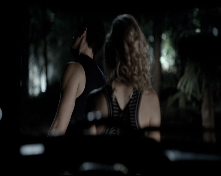 VampireDiariesWorld-dot-nl_6x03WelcomeToParadise2023.jpg