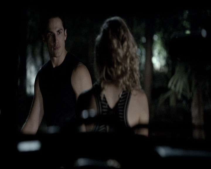 VampireDiariesWorld-dot-nl_6x03WelcomeToParadise2024.jpg