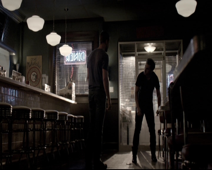 VampireDiariesWorld-dot-nl_6x03WelcomeToParadise2220.jpg