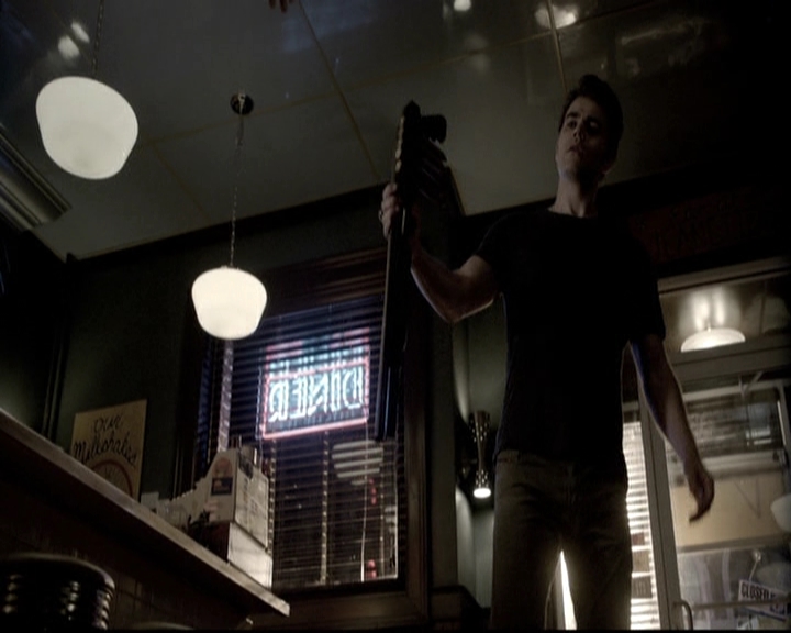 VampireDiariesWorld-dot-nl_6x03WelcomeToParadise2267.jpg