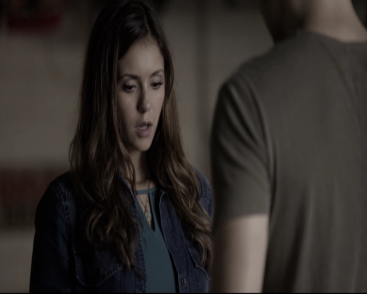 VampireDiariesWorld-dot-nl_6x04BlackHoleSun-DeletedScenes0025.jpg