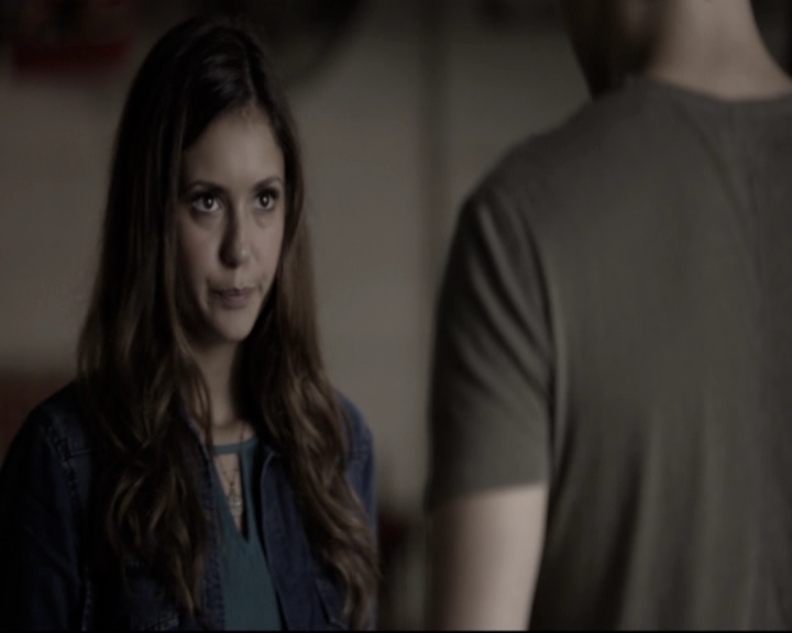 VampireDiariesWorld-dot-nl_6x04BlackHoleSun-DeletedScenes0026.jpg