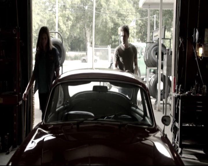 VampireDiariesWorld-dot-nl_6x04BlackHoleSun-DeletedScenes0028.jpg