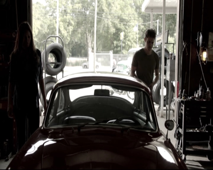 VampireDiariesWorld-dot-nl_6x04BlackHoleSun-DeletedScenes0029.jpg