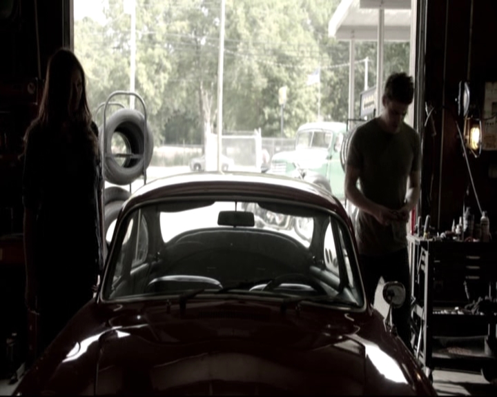 VampireDiariesWorld-dot-nl_6x04BlackHoleSun-DeletedScenes0030.jpg