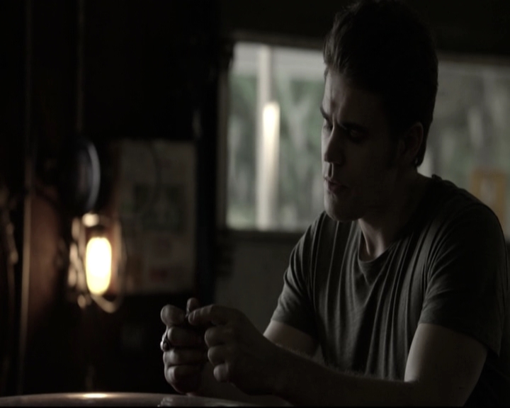 VampireDiariesWorld-dot-nl_6x04BlackHoleSun-DeletedScenes0037.jpg