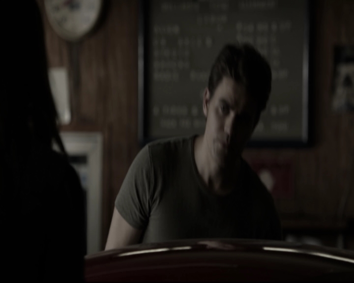 VampireDiariesWorld-dot-nl_6x04BlackHoleSun-DeletedScenes0078.jpg