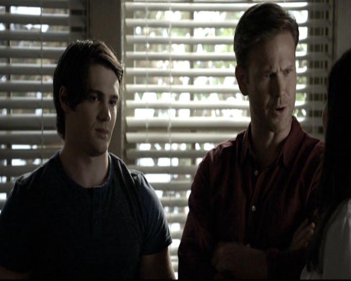 VampireDiariesWorld-dot-nl_6x04BlackHoleSun0316.jpg