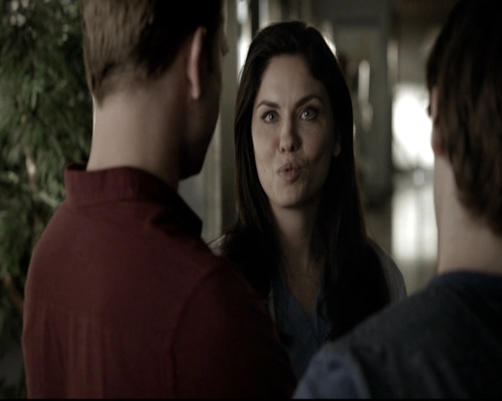 VampireDiariesWorld-dot-nl_6x04BlackHoleSun0318.jpg