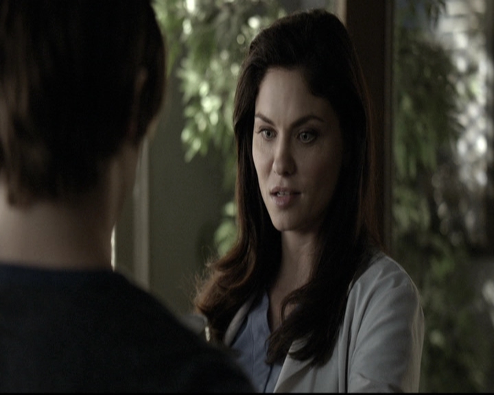 VampireDiariesWorld-dot-nl_6x04BlackHoleSun0325.jpg