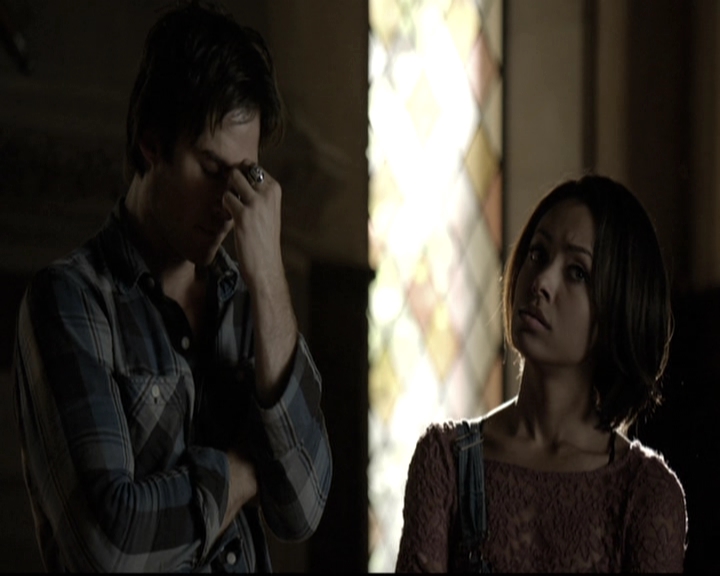 VampireDiariesWorld-dot-nl_6x04BlackHoleSun0404.jpg