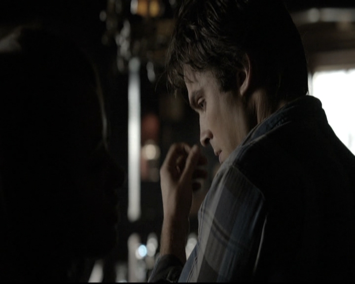 VampireDiariesWorld-dot-nl_6x04BlackHoleSun0409.jpg