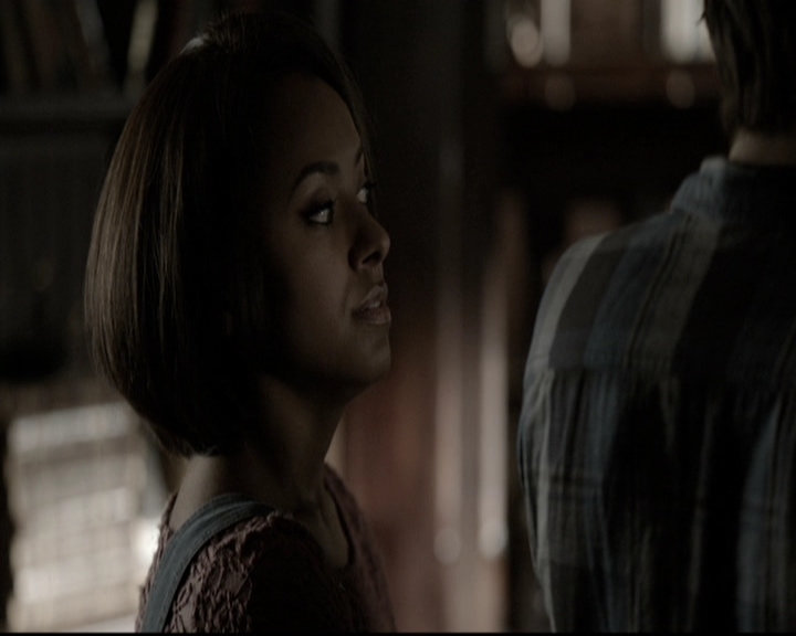 VampireDiariesWorld-dot-nl_6x04BlackHoleSun0412.jpg