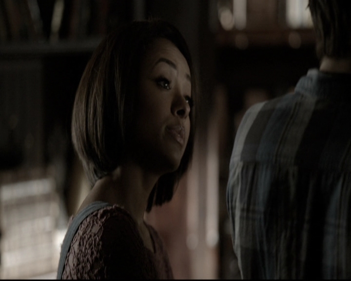 VampireDiariesWorld-dot-nl_6x04BlackHoleSun0413.jpg