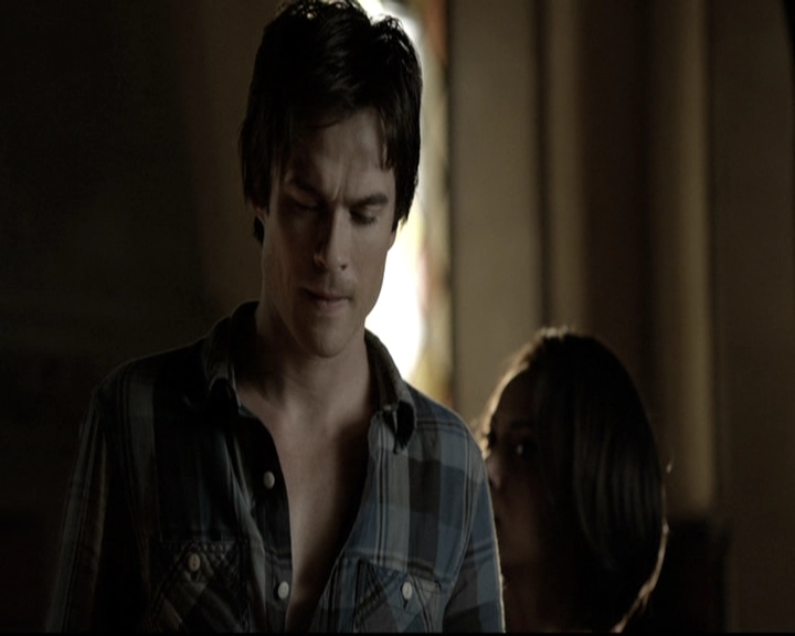 VampireDiariesWorld-dot-nl_6x04BlackHoleSun0505.jpg