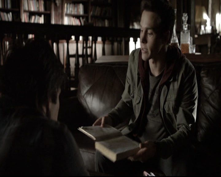 VampireDiariesWorld-dot-nl_6x04BlackHoleSun0532.jpg