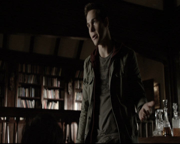 VampireDiariesWorld-dot-nl_6x04BlackHoleSun0542.jpg