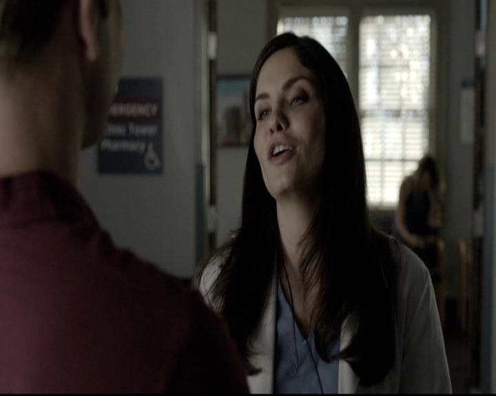 VampireDiariesWorld-dot-nl_6x04BlackHoleSun0641.jpg