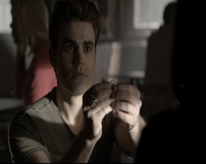 VampireDiariesWorld-dot-nl_6x04BlackHoleSun0723.jpg