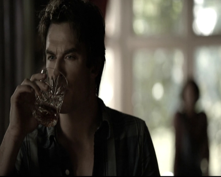 VampireDiariesWorld-dot-nl_6x04BlackHoleSun0809.jpg