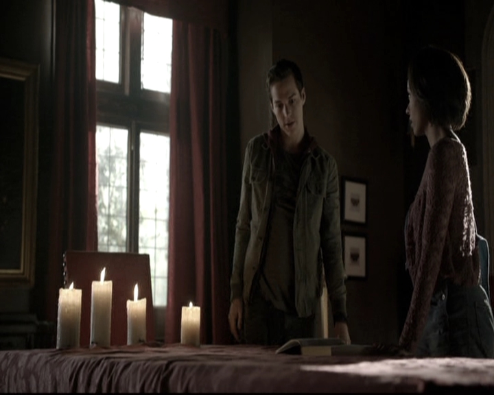 VampireDiariesWorld-dot-nl_6x04BlackHoleSun0816.jpg