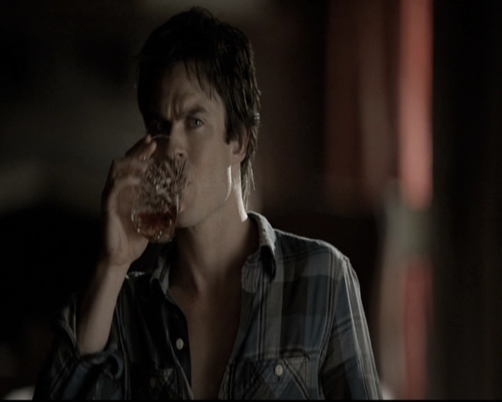 VampireDiariesWorld-dot-nl_6x04BlackHoleSun0819.jpg