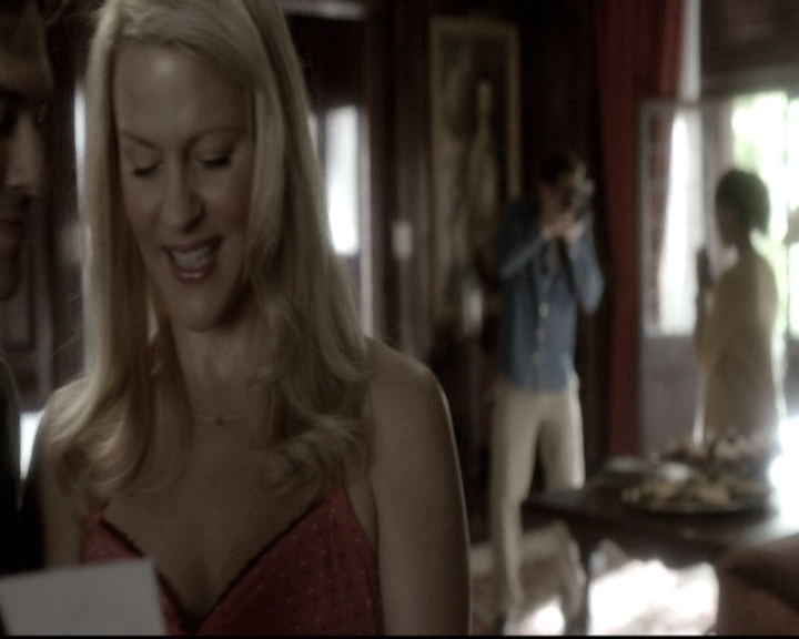 VampireDiariesWorld-dot-nl_6x04BlackHoleSun0840.jpg