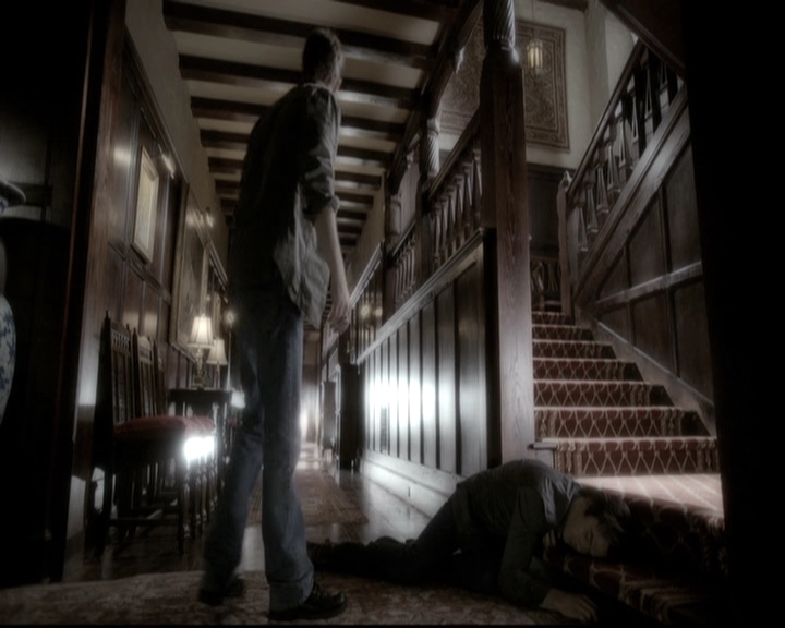 VampireDiariesWorld-dot-nl_6x04BlackHoleSun0912.jpg