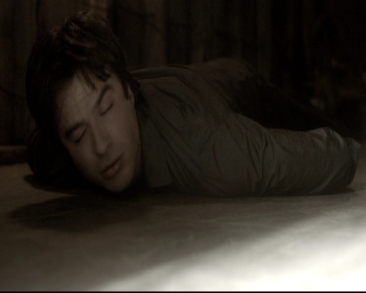 VampireDiariesWorld-dot-nl_6x04BlackHoleSun0980.jpg